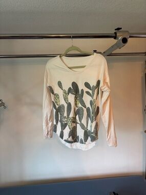 Lululemon Weekend Long Sleeve White / Prickly Pear Multi Size 6